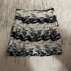 Patterned mini skirt